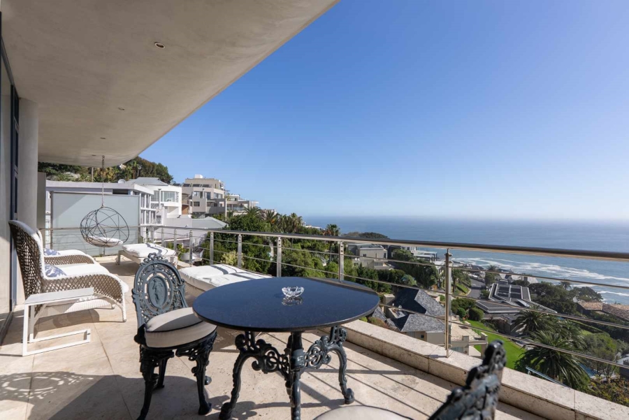 8 Bedroom Property for Sale in Bantry Bay Western Cape